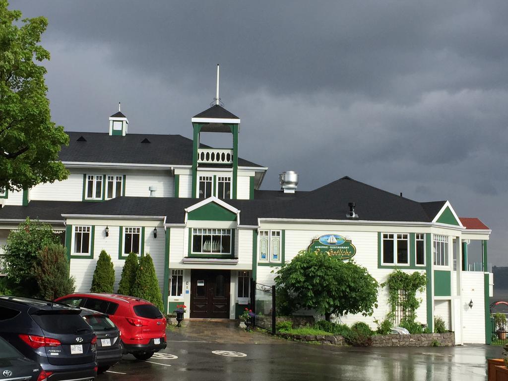 Goeliche Hotel Et Appartement Saint-Laurent-de-l'ile d'Orleans Exterior foto