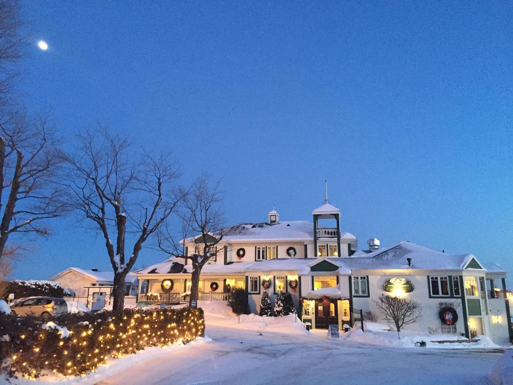 Goeliche Hotel Et Appartement Saint-Laurent-de-l'ile d'Orleans Exterior foto